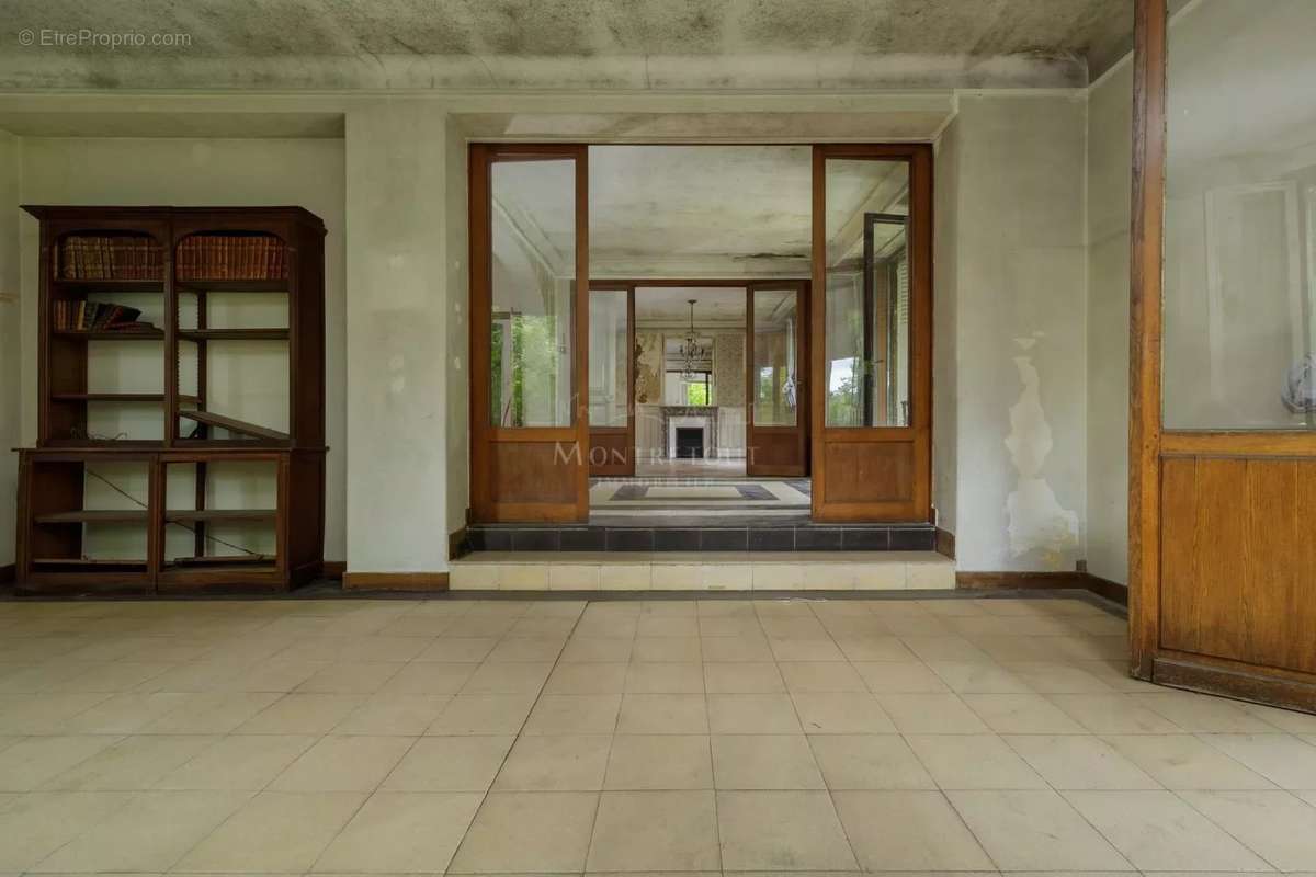 Maison a louer saint-cloud - 10 pièce(s) - 264 m2 - Surfyn