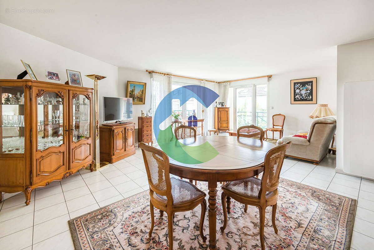 Appartement à EPINAY-SUR-ORGE