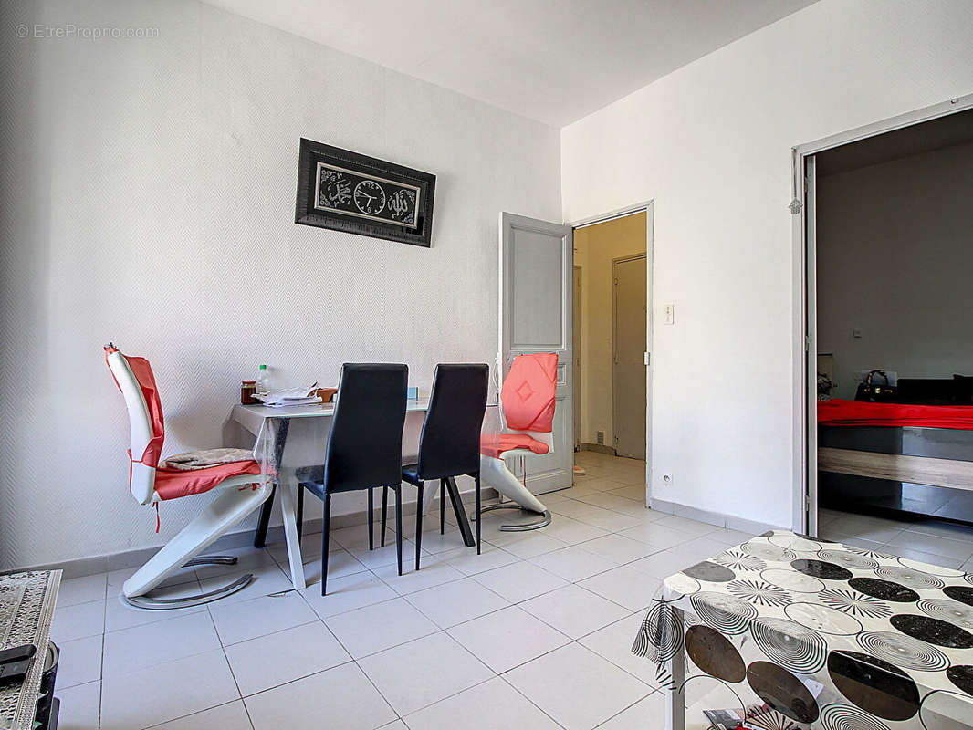 Appartement à MARSEILLE-3E