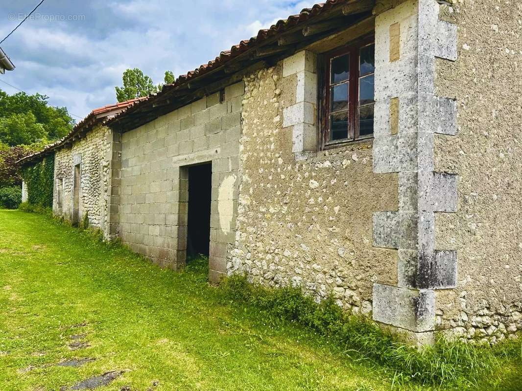 Maison à CHALAIS