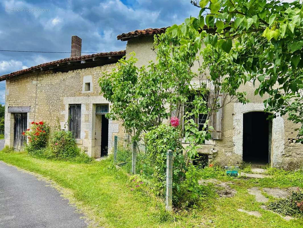 Maison à CHALAIS