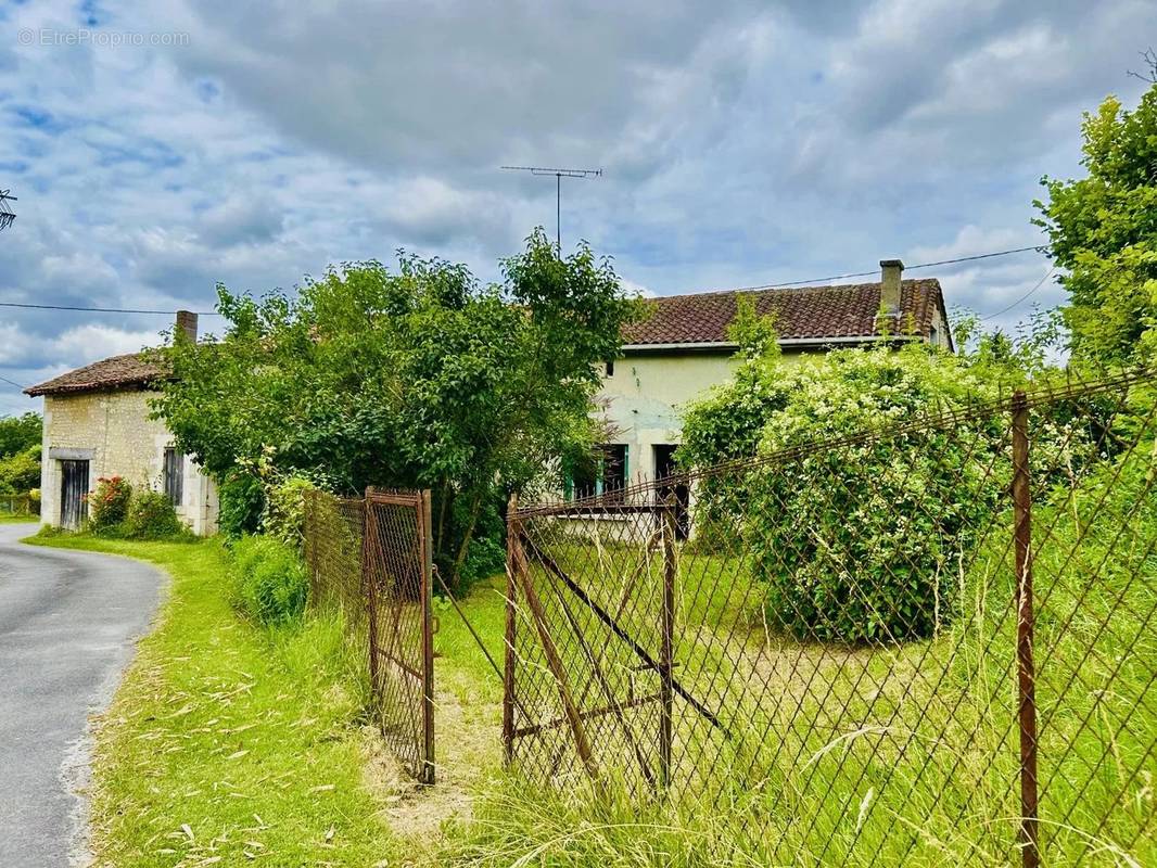 Maison à CHALAIS