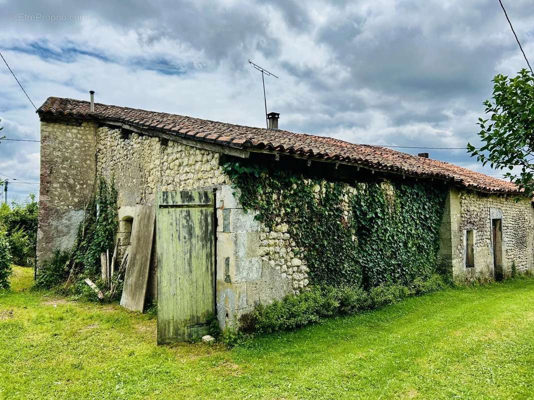 Maison à CHALAIS