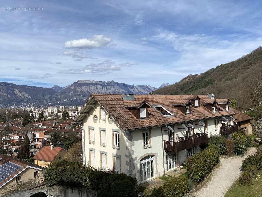 Appartement à POISAT