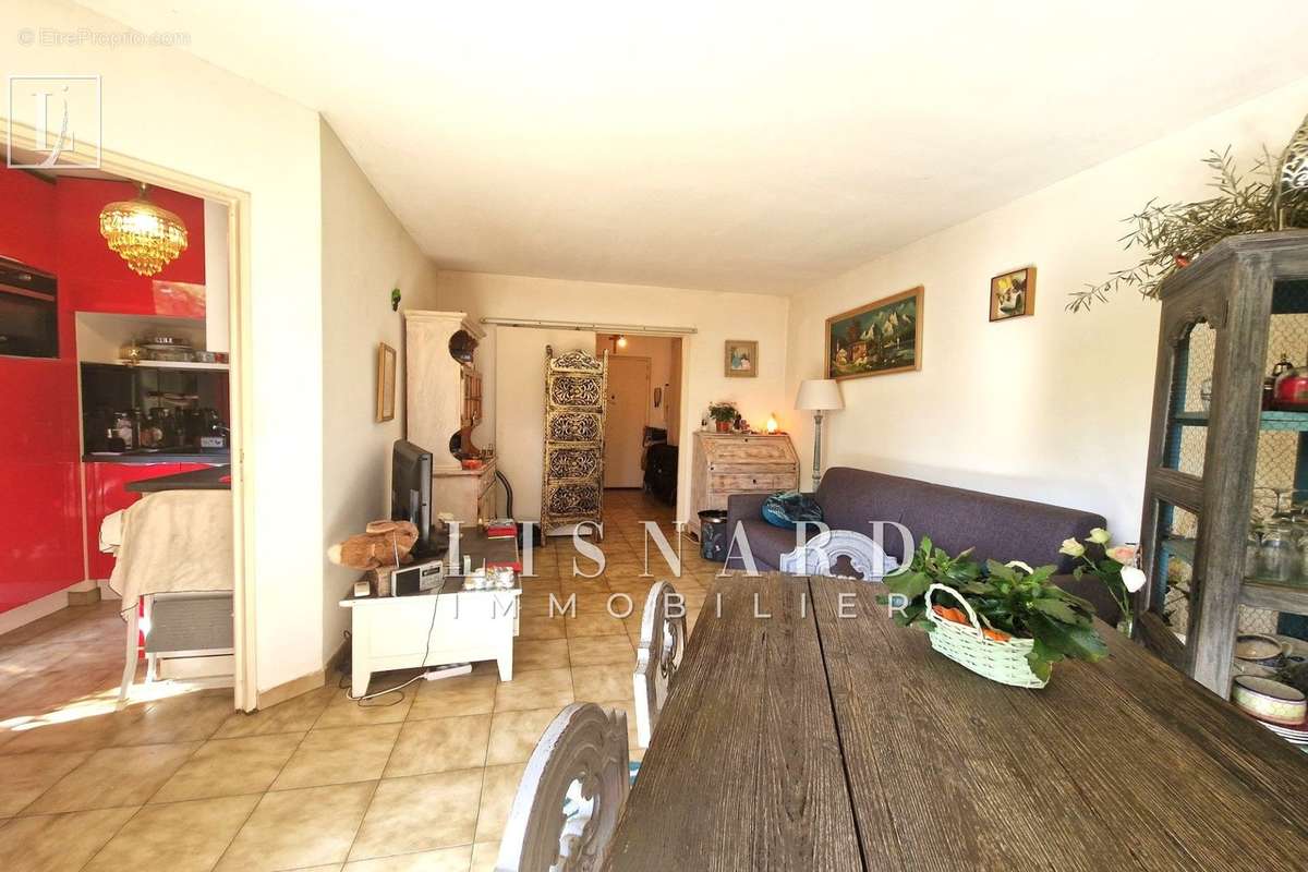 Appartement à VALLAURIS