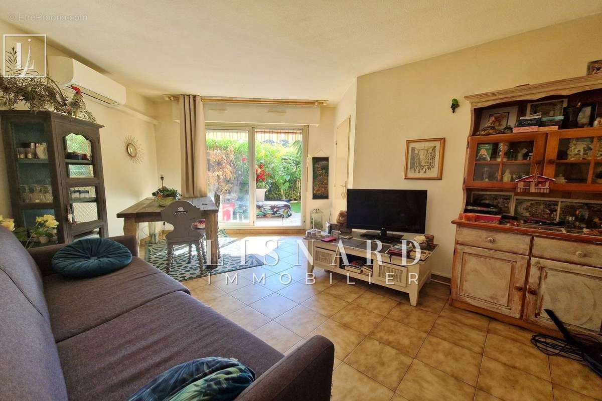 Appartement à VALLAURIS