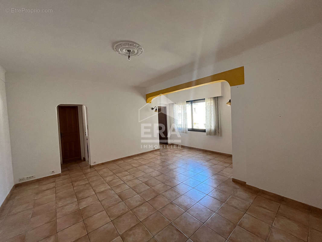 Appartement à MARSEILLE-2E