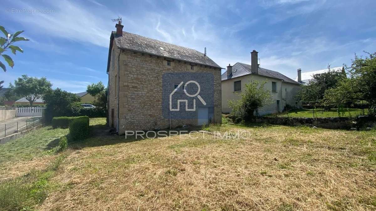 Maison à SEVERAC-L&#039;EGLISE