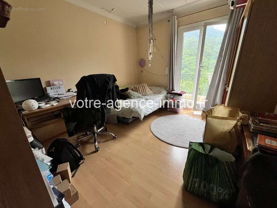 Appartement à TOURRETTE-LEVENS