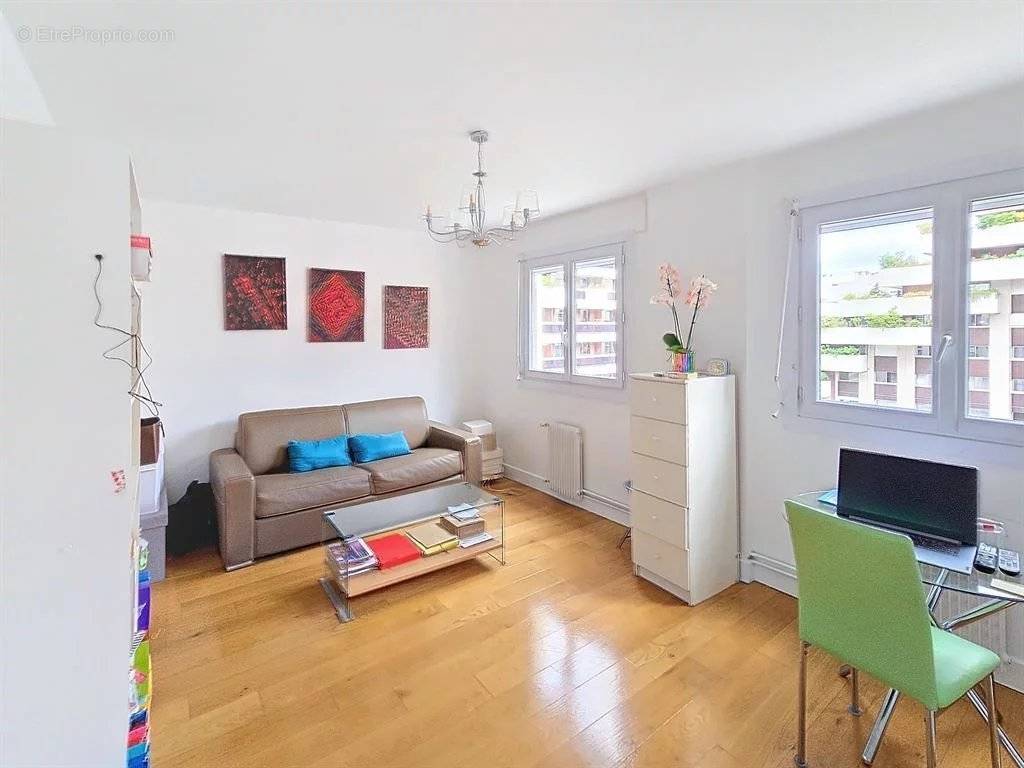 Appartement à PARIS-12E