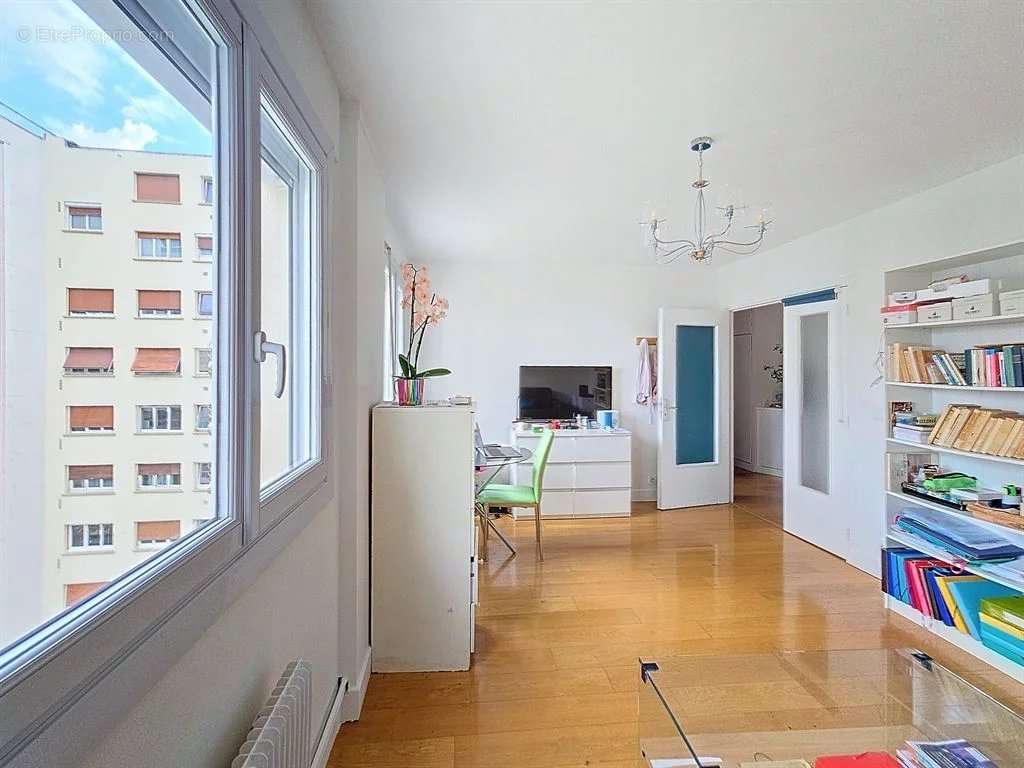 Appartement à PARIS-12E