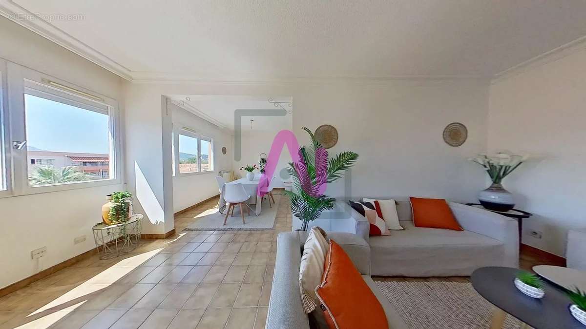 Appartement à HYERES