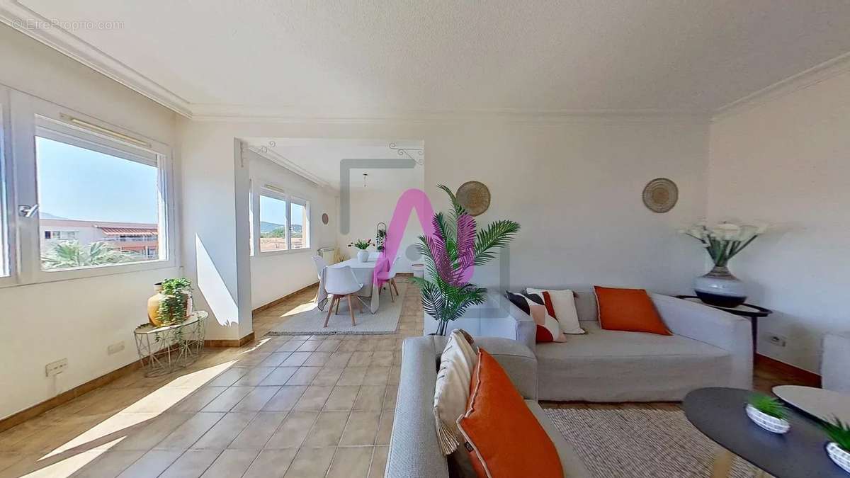 Appartement à HYERES