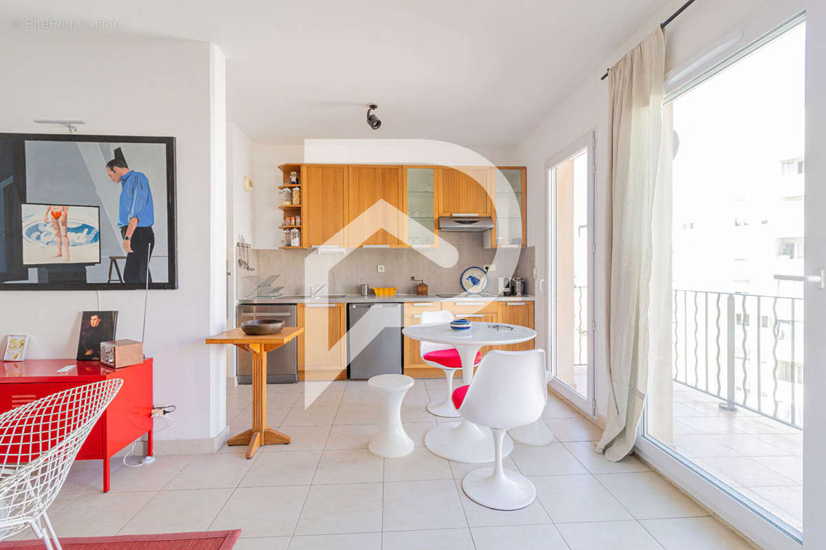 Appartement à MARSEILLE-7E