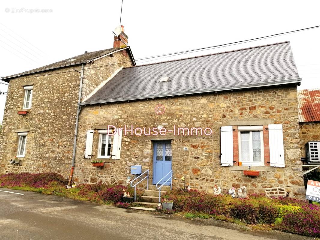 Maison à SAINT-GEORGES-BUTTAVENT