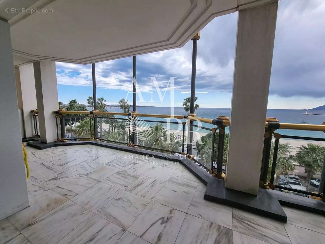 Appartement à CANNES