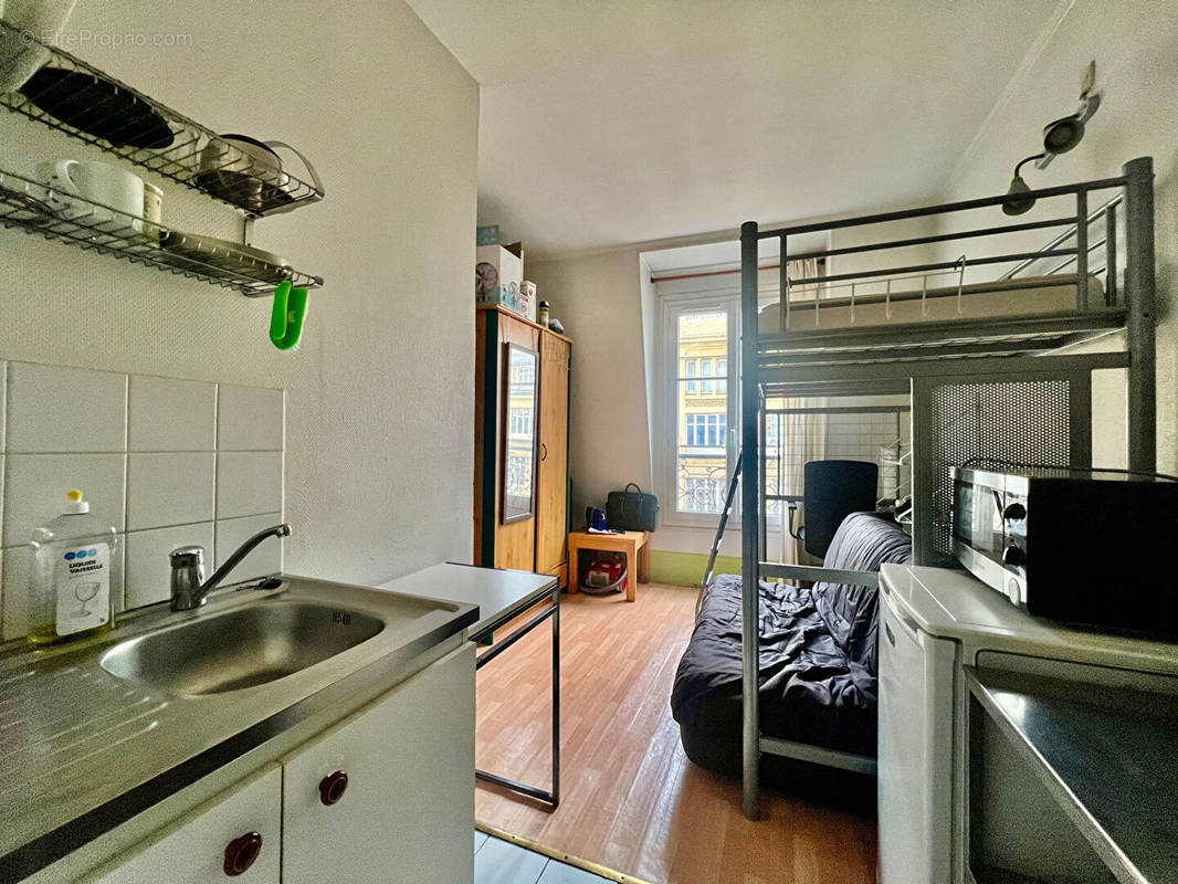 Appartement à PARIS-10E