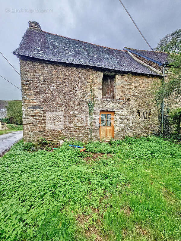 Maison à LOYAT