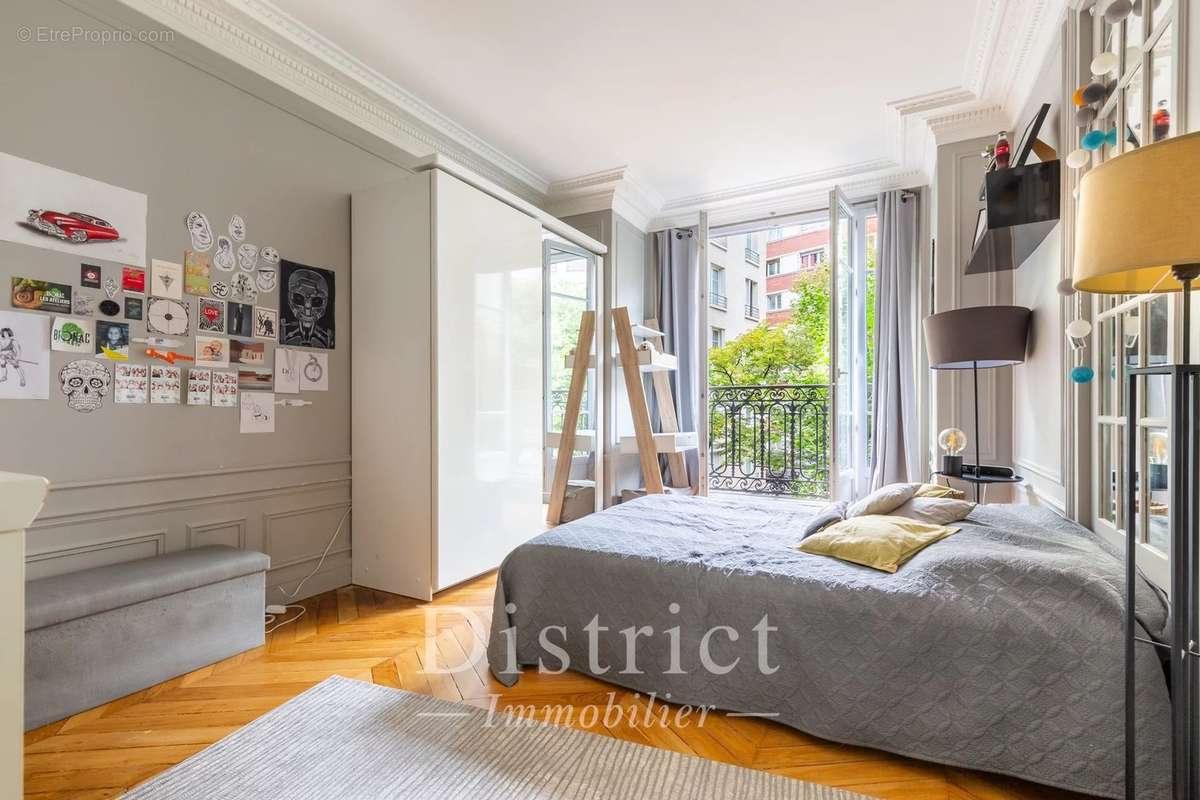 Appartement à PARIS-15E