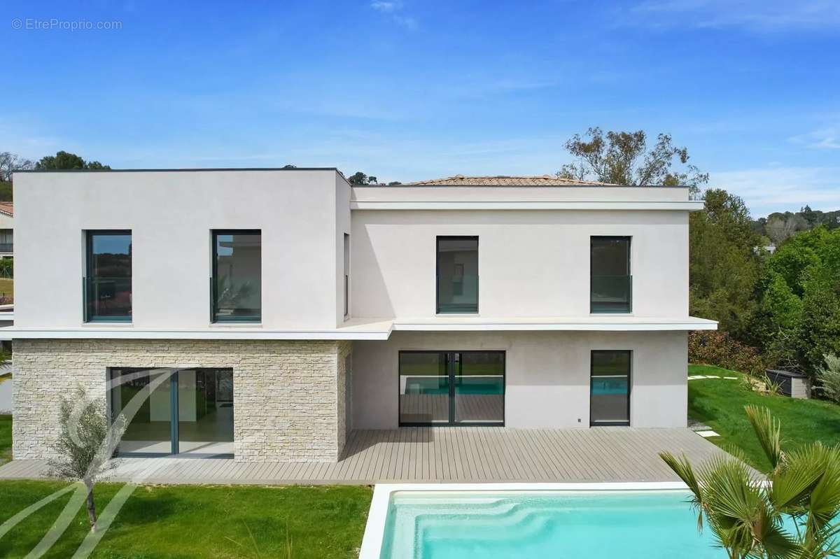 Maison à MOUGINS