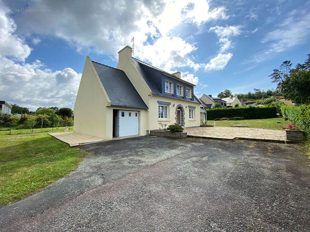 Maison à LOGONNA-DAOULAS