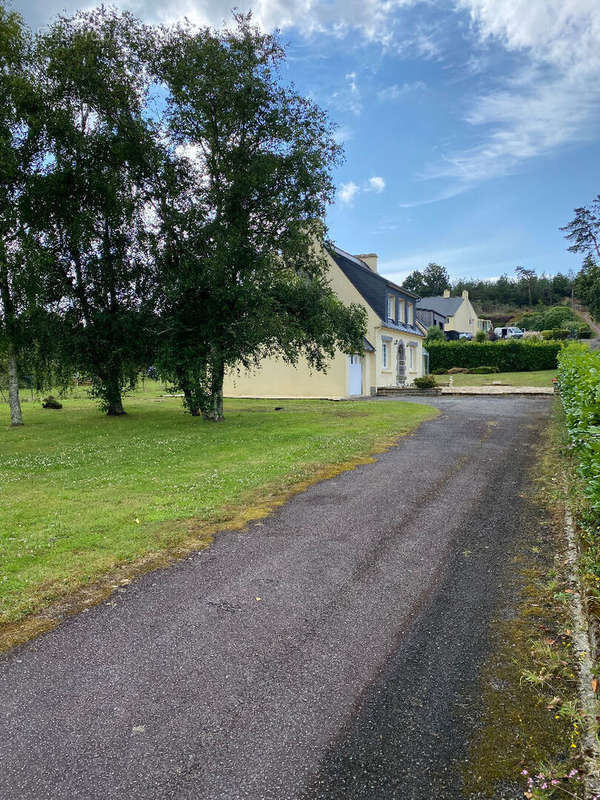 Maison à LOGONNA-DAOULAS