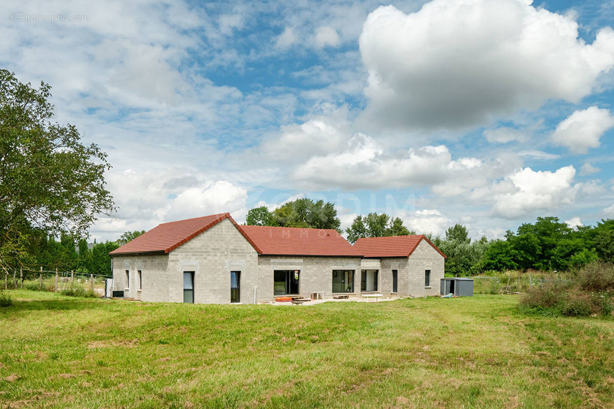 Maison à PONTIGNY