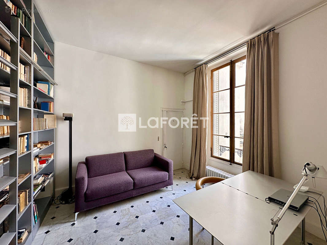 Appartement à PARIS-8E