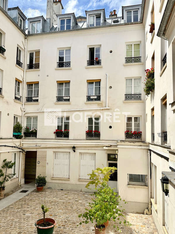 Appartement à PARIS-8E