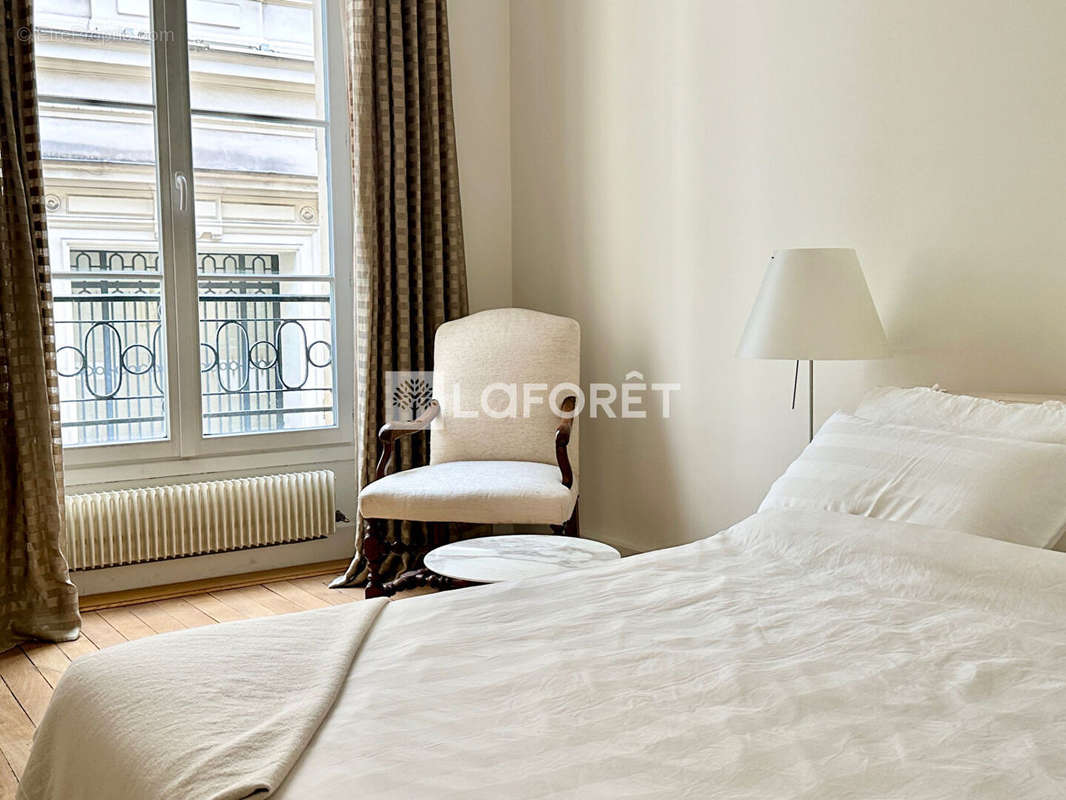 Appartement à PARIS-8E