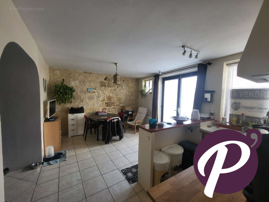 Appartement à VELINES