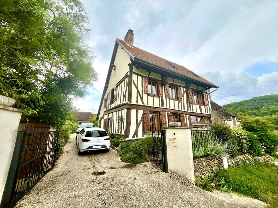 Maison à JOIGNY