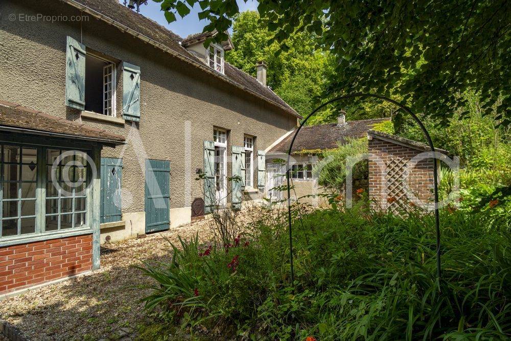 Maison à GAILLON-SUR-MONTCIENT