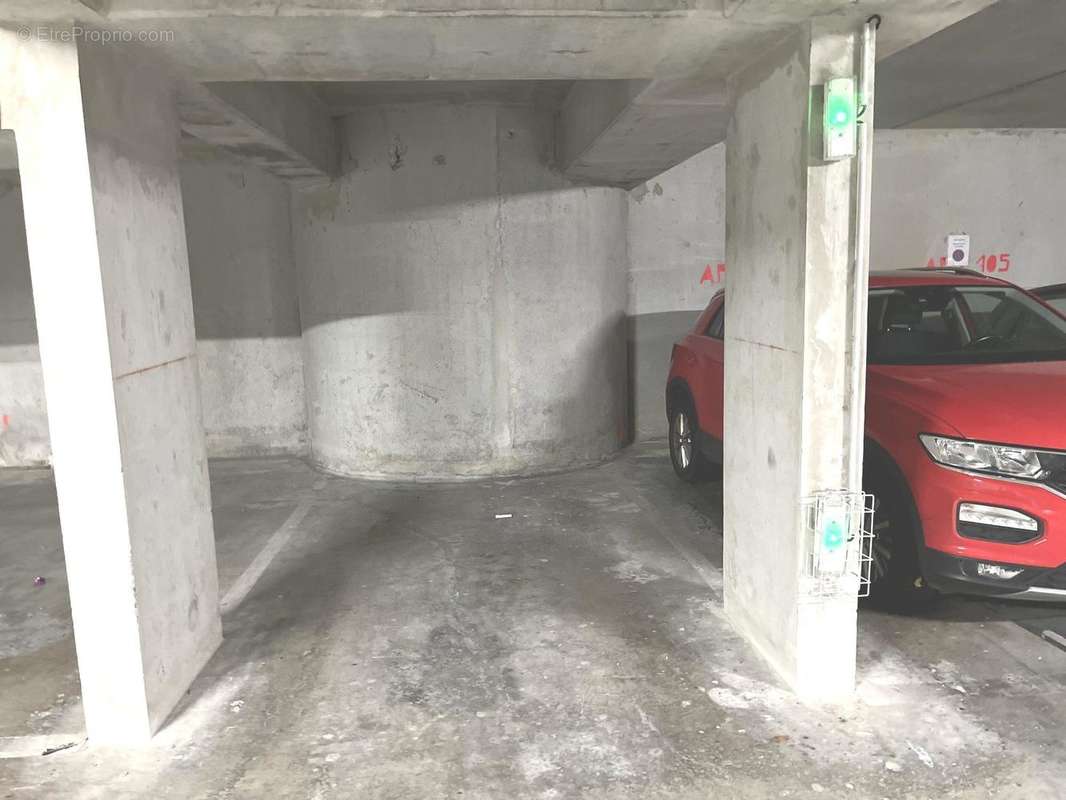 Parking à BORDEAUX