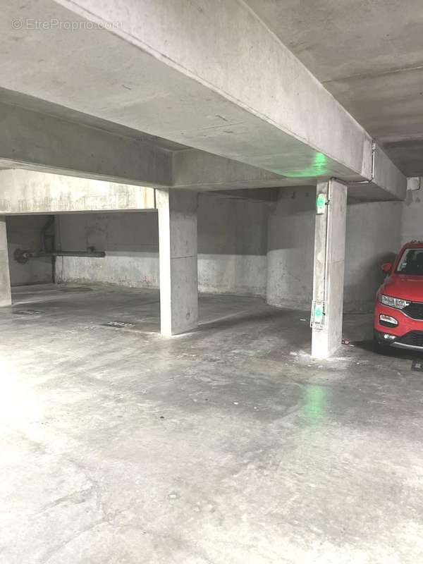 Parking à BORDEAUX