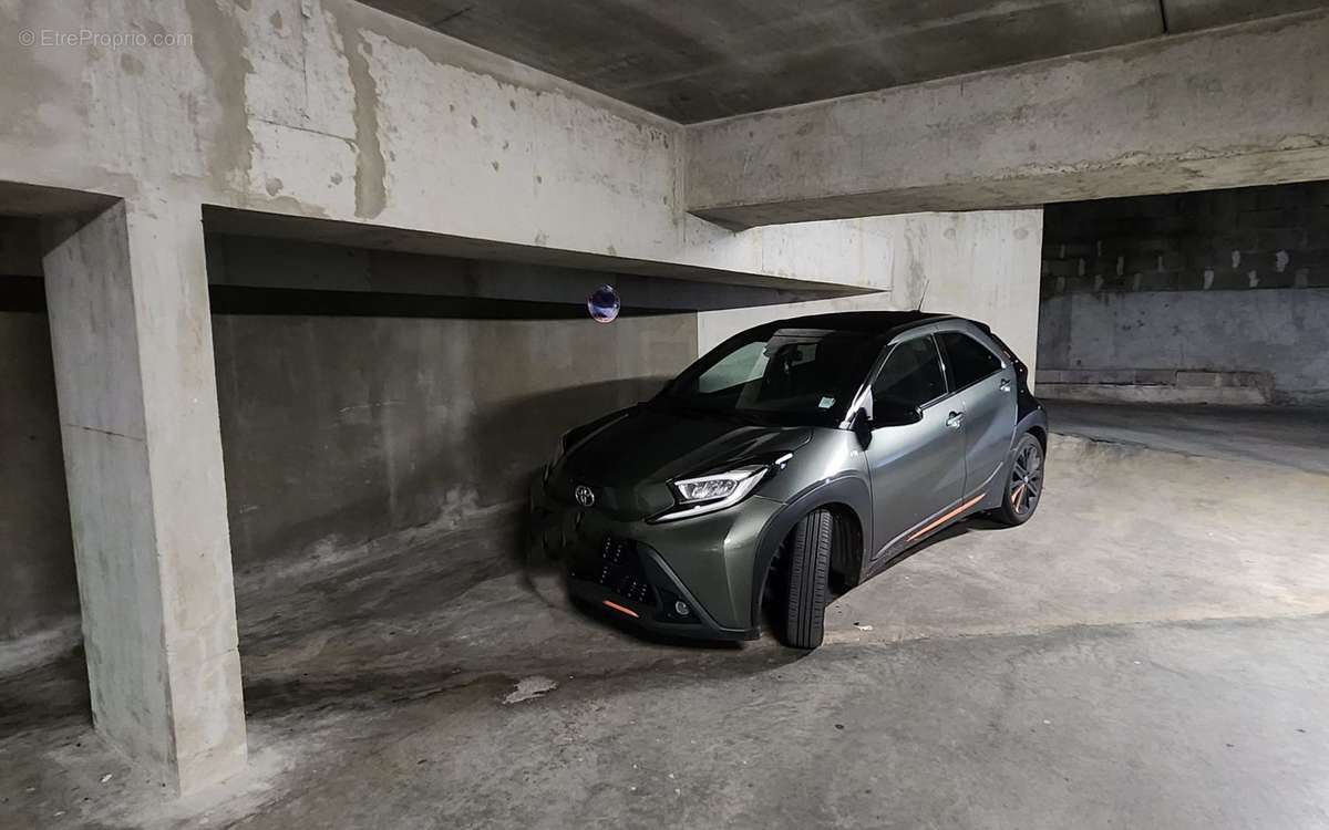 Parking à BORDEAUX