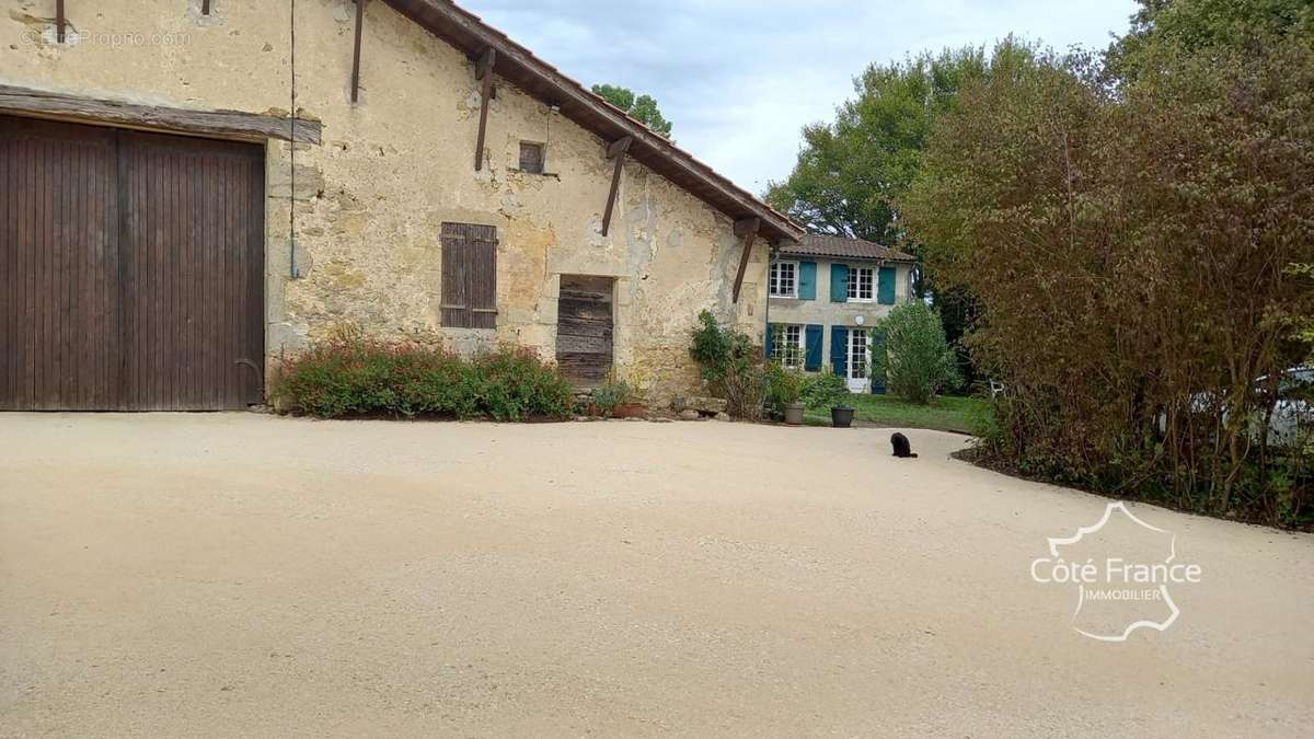 Maison à SAUVETERRE-DE-GUYENNE