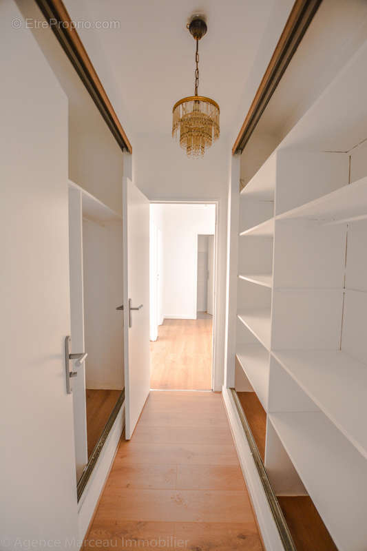 Appartement à COURBEVOIE