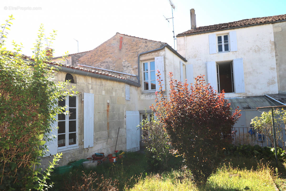 Maison à SAINT-SAVINIEN