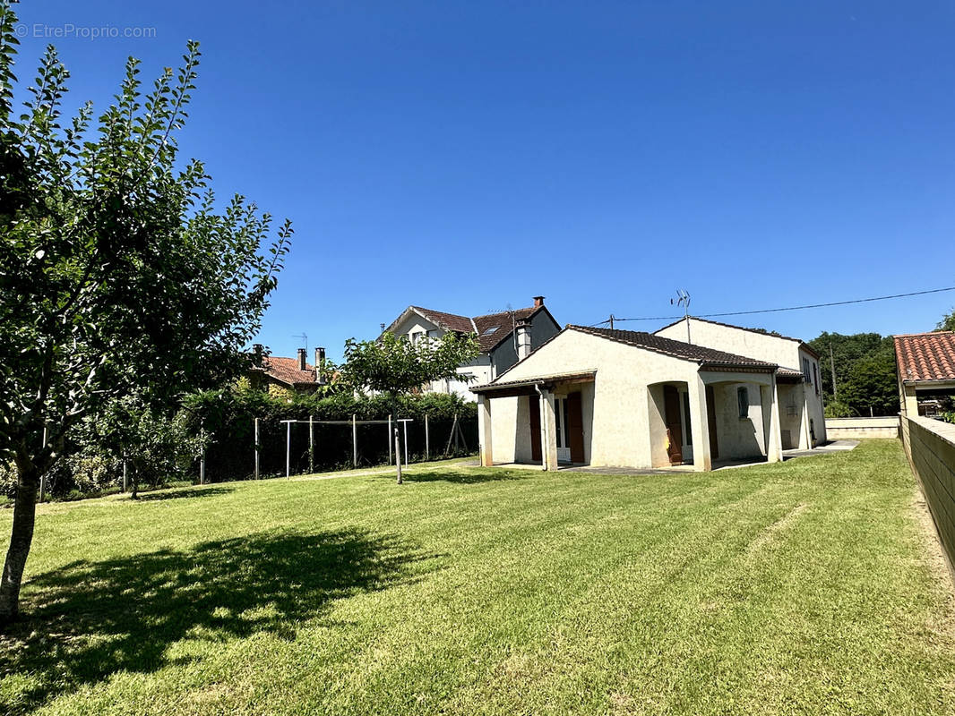 Maison à LESCURE-D&#039;ALBIGEOIS