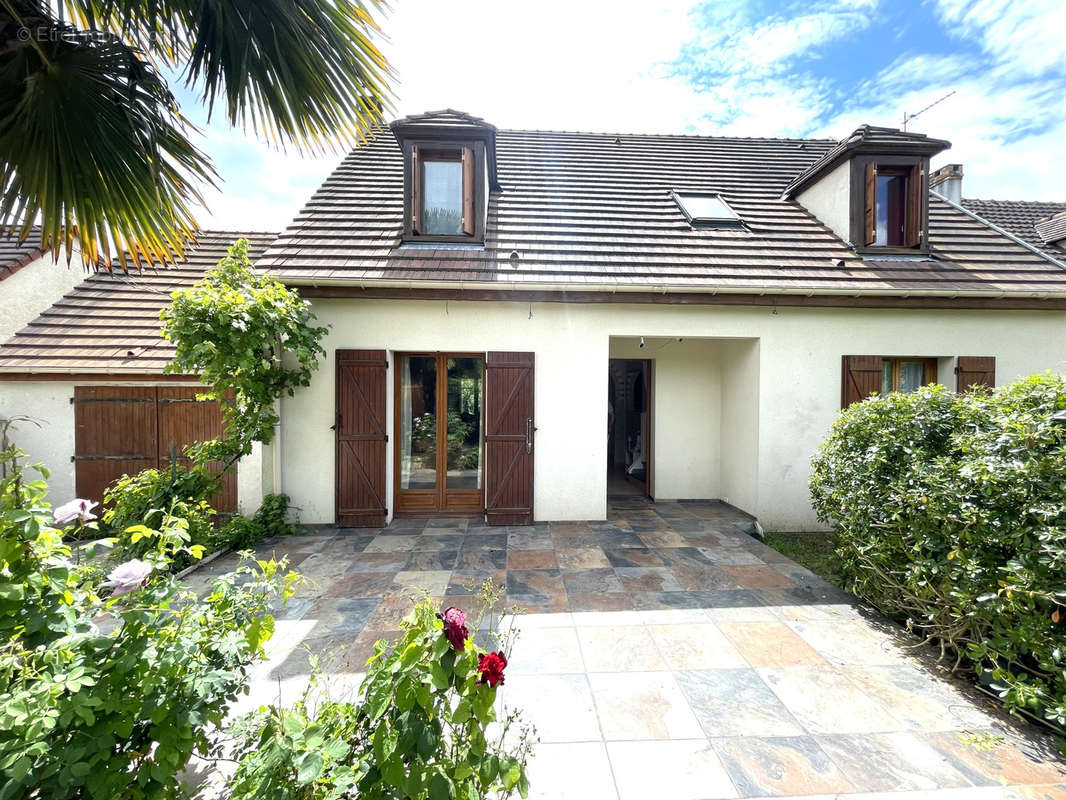 Maison à ROSNY-SUR-SEINE