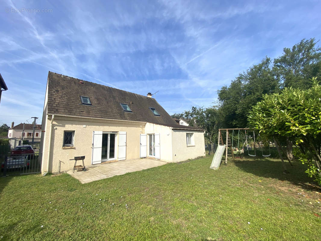 Maison à ROSNY-SUR-SEINE