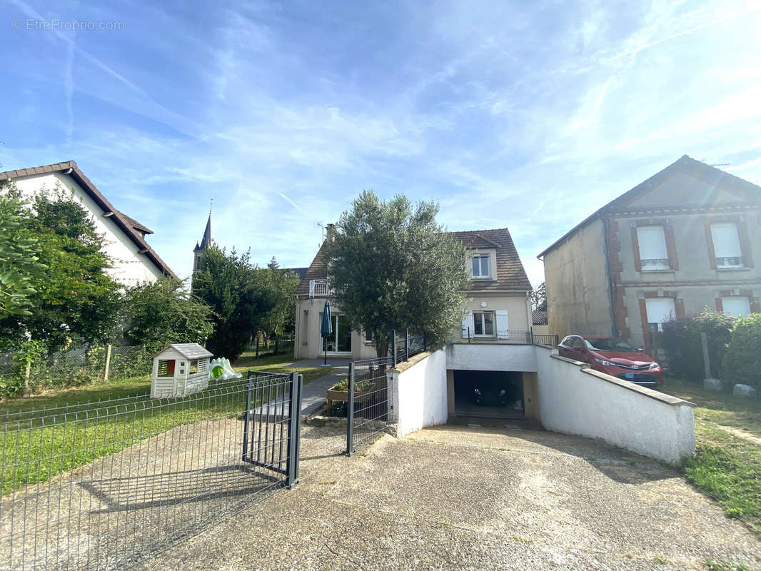 Maison à ROSNY-SUR-SEINE