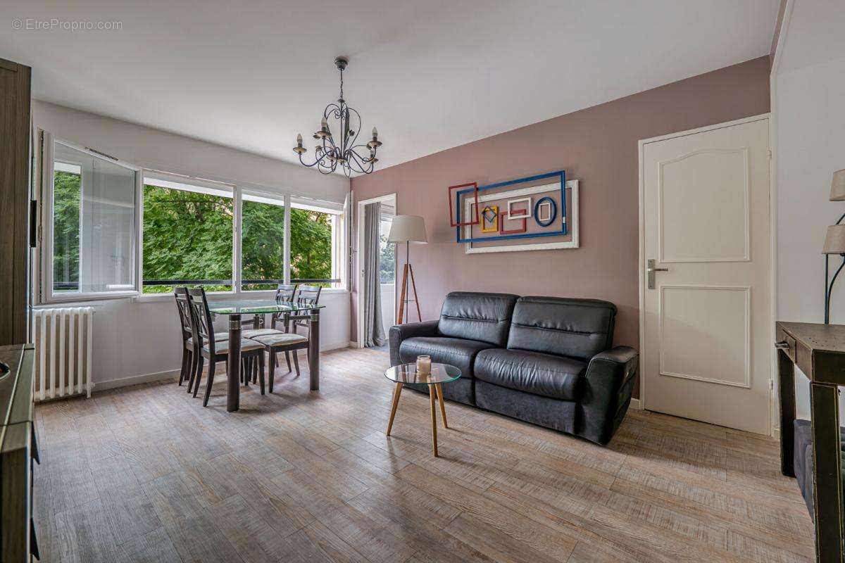 Appartement à MAISONS-ALFORT