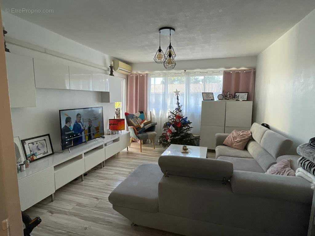 Appartement à VILLENEUVE-LES-AVIGNON