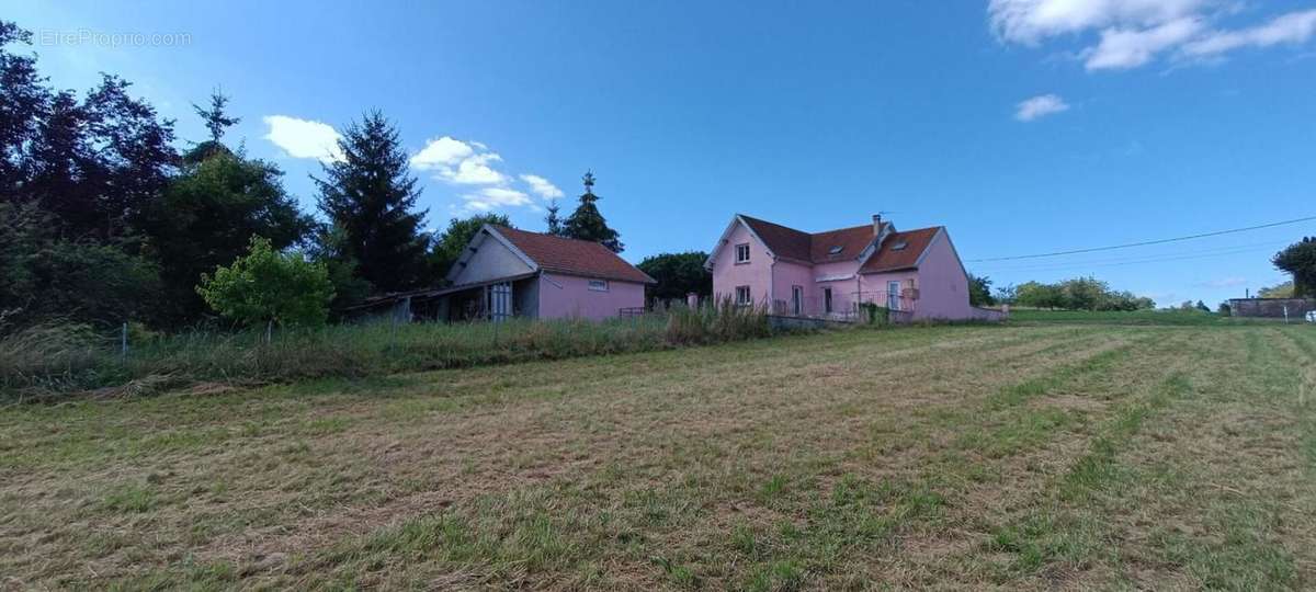 Maison à ADELANS-ET-LE-VAL-DE-BITHAINE