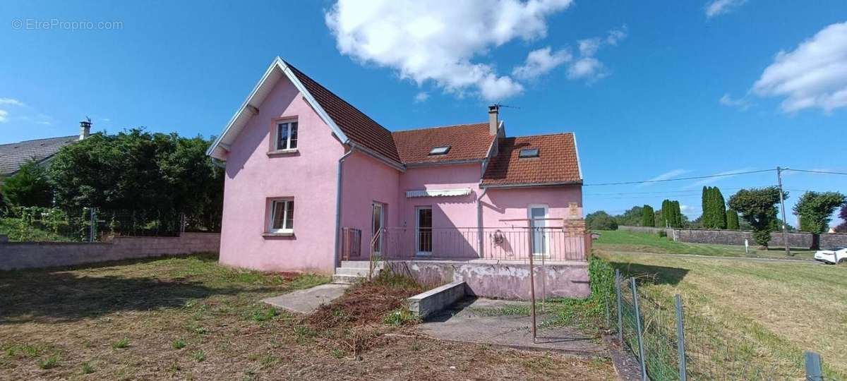 Maison à ADELANS-ET-LE-VAL-DE-BITHAINE