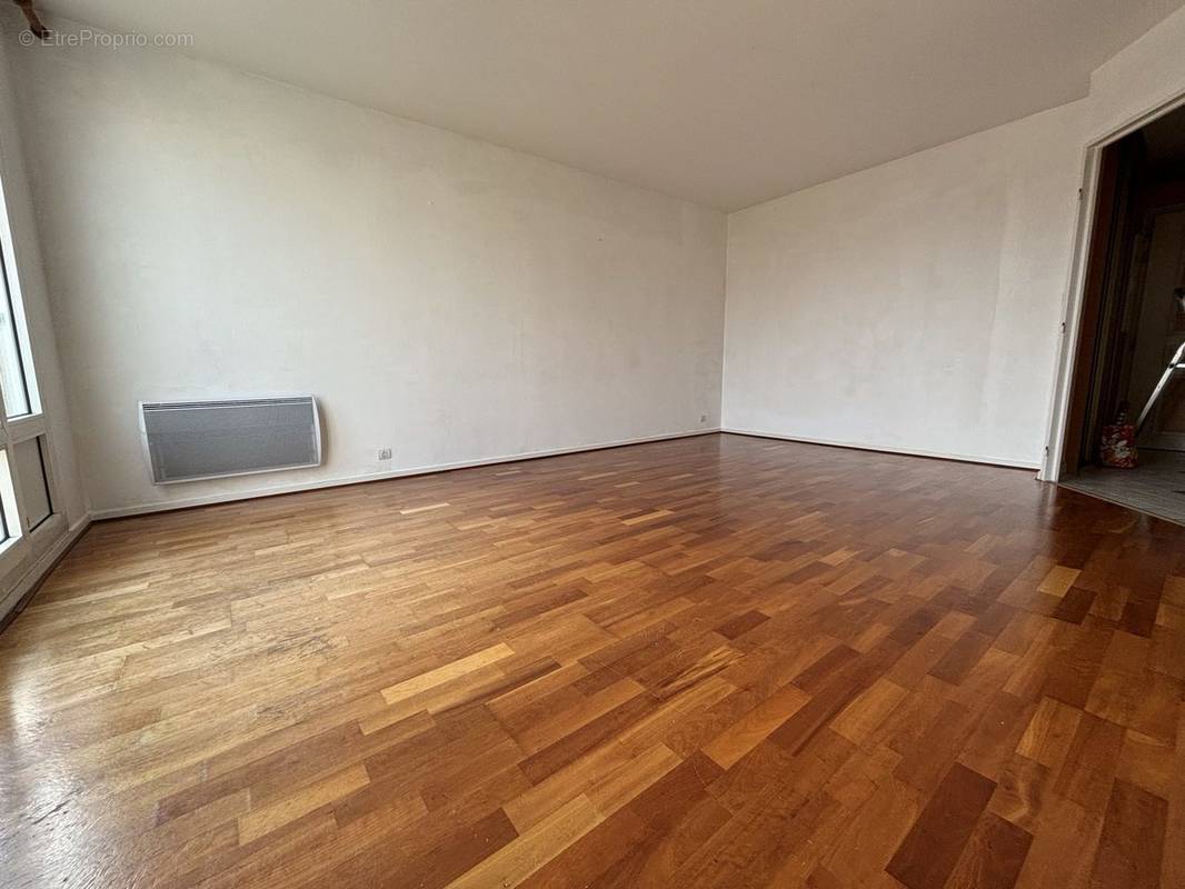 Appartement à MONTIGNY-LE-BRETONNEUX