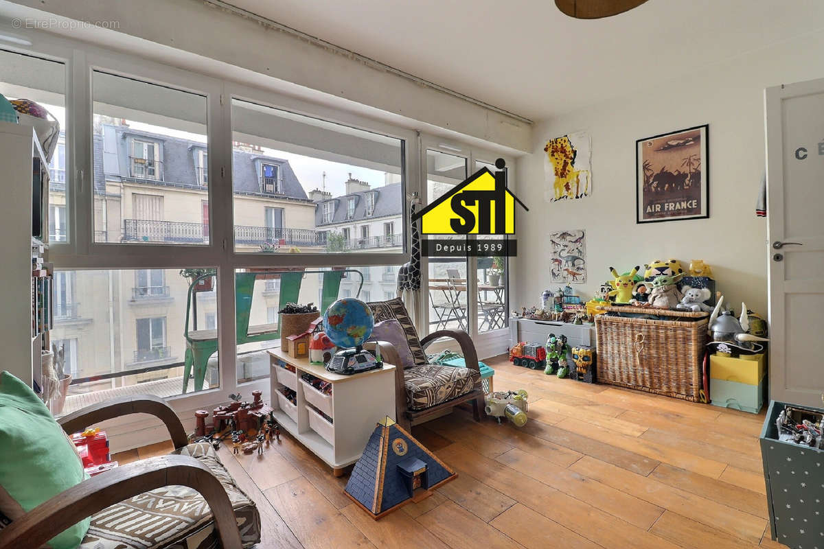 Appartement à PARIS-14E