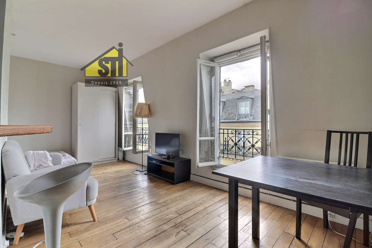 Appartement à PARIS-14E